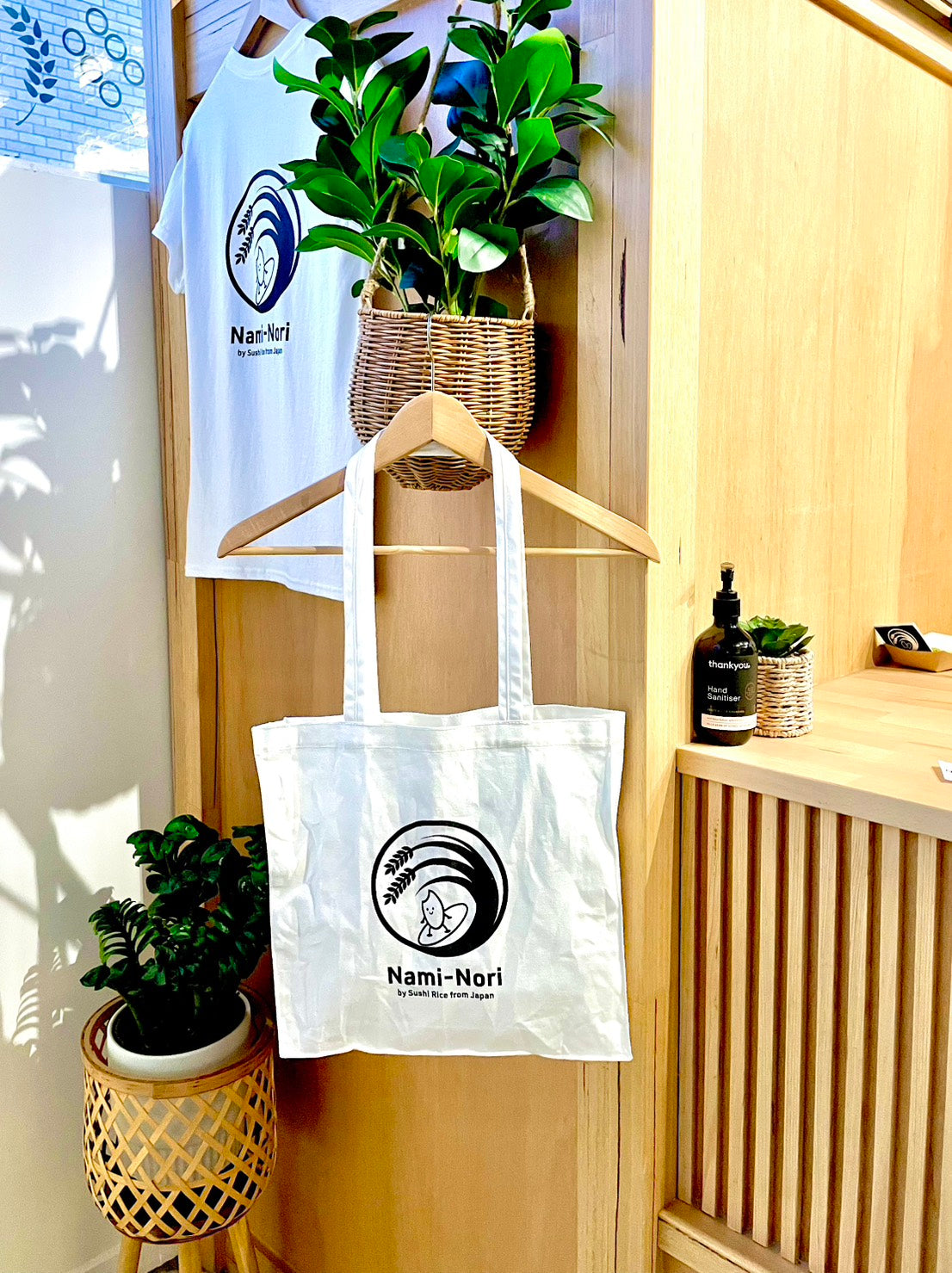 Nami Nori Tote bag